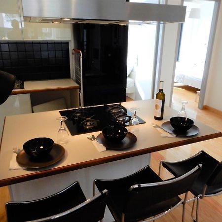 A-10 Modern & Luminous - 2Bd Athens' Party District Appartamento Esterno foto